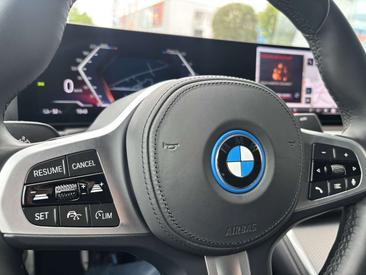 BMW I4 M Sport — photo 17