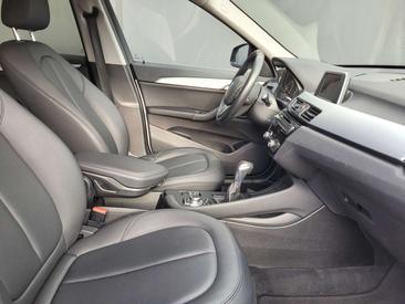 BMW X1 18d SDrive — photo 10