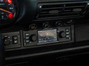 Porsche 964 Carrera 2 — photo 23
