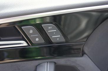 Audi RS4 Avant — photo 14