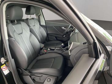 Audi Q2 S Line — photo 6