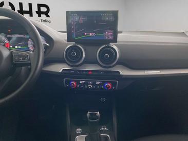 Audi Q2 S Line — photo 11