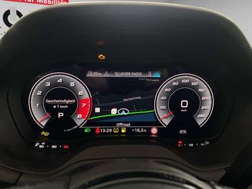 Audi Q2 S Line — photo 12