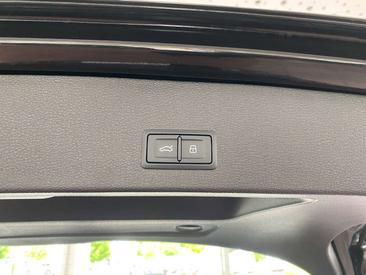 Audi Q2 S Line — photo 16