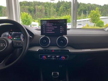 Audi Q2 S Line — photo 17