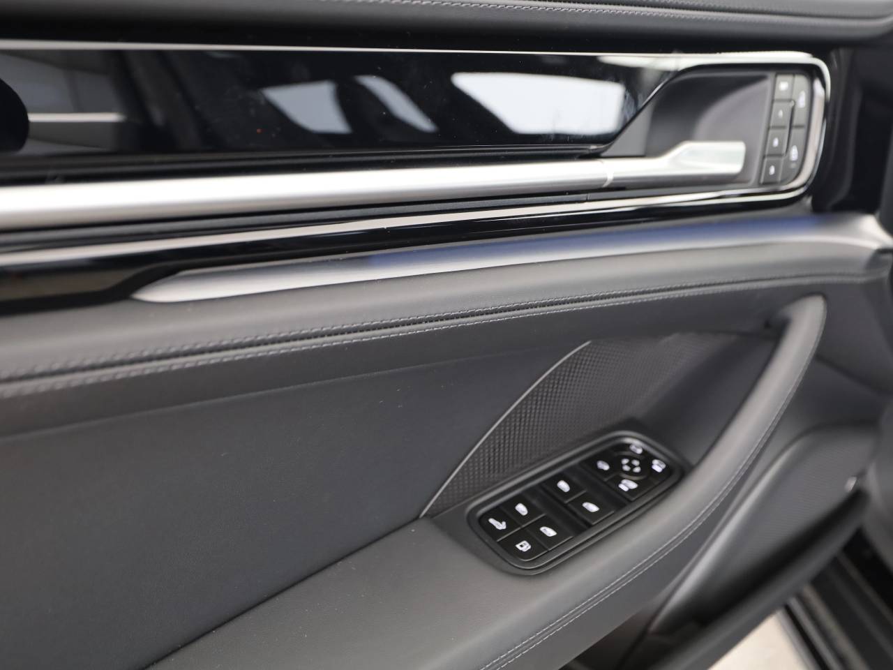 Porsche Panamera III 4 E-Hybrid - 2025 - Joinsteer - #14