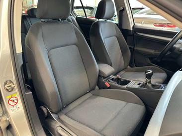 Volkswagen Golf Trendline — photo 12