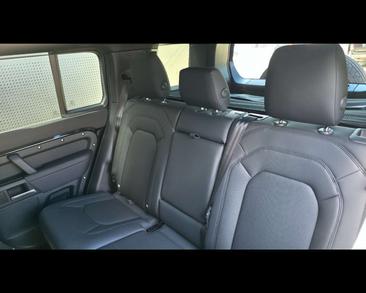 Land Rover Defender 110 X-Dynamic SE 3.0 MHEV — photo 8