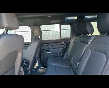 Land Rover Defender 110 X-Dynamic SE 3.0 MHEV — photo 9
