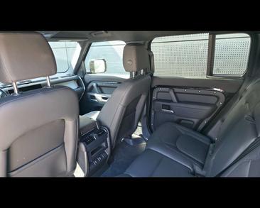 Land Rover Defender 110 X-Dynamic SE 3.0 MHEV — photo 10