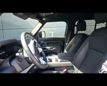 Land Rover Defender 110 X-Dynamic SE 3.0 MHEV — photo 13