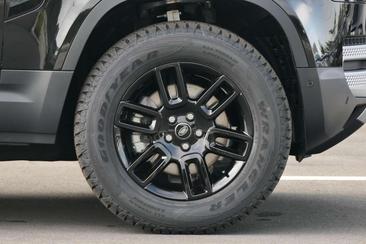 Land Rover Defender 90 D200 S AWD Auto Noir — photo 6