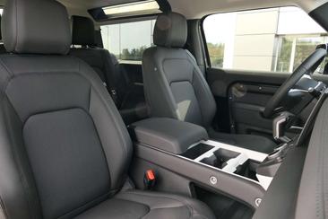 Land Rover Defender 90 D200 S AWD Auto Noir — photo 9