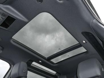 Land Rover Defender 90 D200 S Pano-AHK-Luftfederung-Winter Paket Vert — photo 12