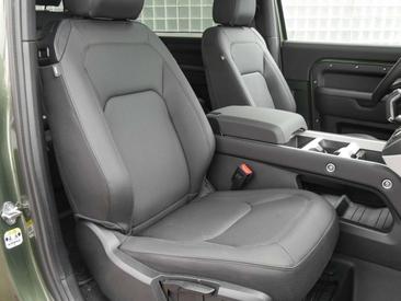 Land Rover Defender 90 D200 S Pano-AHK-Luftfederung-Winter Paket Vert — photo 14
