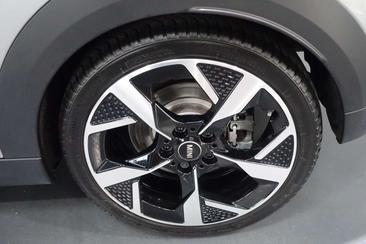 Mini Cooper Favoured S — photo 10
