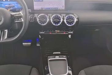 Mercedes CLA 200 AMG Line — photo 4