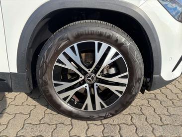 Mercedes GLA 180 Night Edition — photo 5