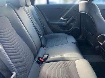 Mercedes CLA 200 — photo 9