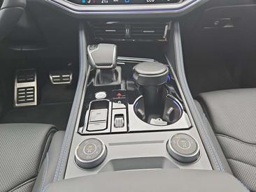Volkswagen Touareg EHybrid 4Motion R — photo 9