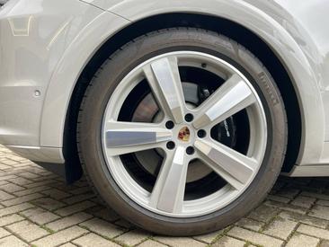 Porsche Cayenne III GTS Coupé — photo 6