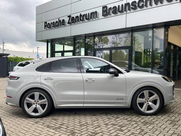 Porsche Cayenne III GTS Coupé — photo 13