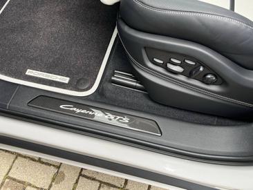 Porsche Cayenne III GTS Coupé — photo 33