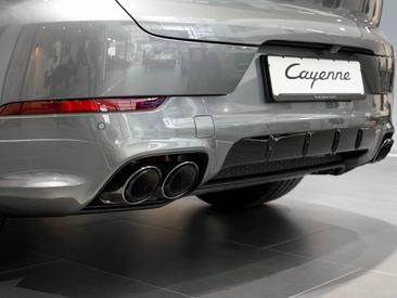 Porsche Cayenne III GTS Coupé — photo 12