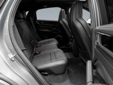 Porsche Cayenne III GTS Coupé — photo 15