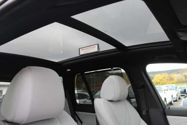 BMW X5 M60i XDrive — photo 16