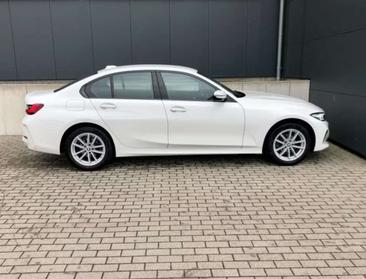 BMW 318i — photo 3