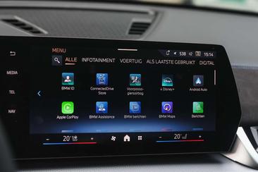 BMW IX2 M Sport EDrive20 — photo 23
