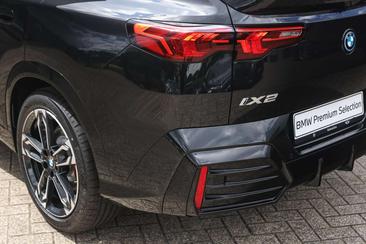 BMW IX2 M Sport EDrive20 — photo 30