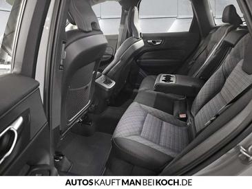 Volvo XC60 B4 Core — photo 6