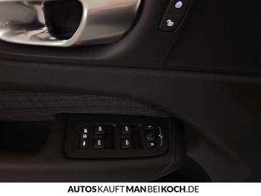 Volvo XC60 B4 Core — photo 19
