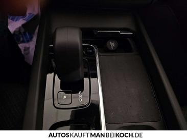 Volvo XC60 B4 Core — photo 31