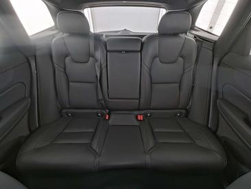 Volvo XC60 B5 Ultimate — photo 9