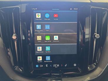Volvo XC60 B5 R-Design — photo 24