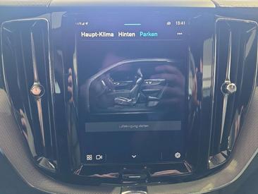 Volvo XC60 B5 R-Design — photo 27