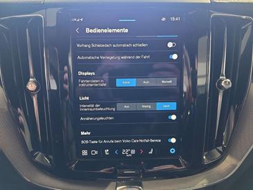 Volvo XC60 B5 R-Design — photo 31