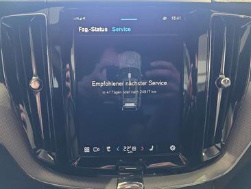 Volvo XC60 B5 R-Design — photo 32