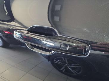 Volvo XC60 B5 R-Design — photo 33