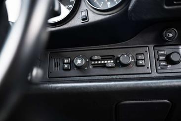 Porsche 993 Turbo — photo 16