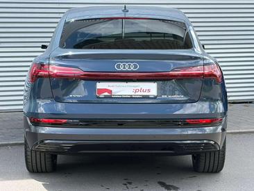 Audi E-tron Sportback Advanced 55 — photo 6