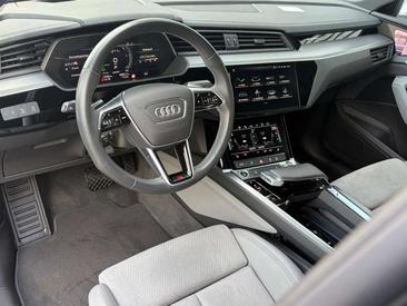 Audi E-tron Sportback Advanced 55 — photo 12