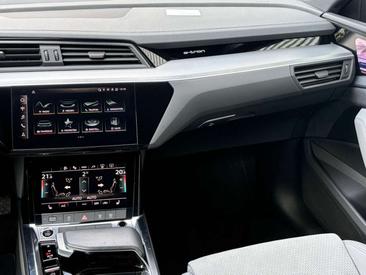 Audi E-tron Sportback Advanced 55 — photo 13