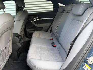 Audi E-tron Sportback Advanced 55 — photo 15
