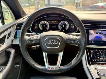 Audi Q7 S Line 55 TFSI E — photo 18