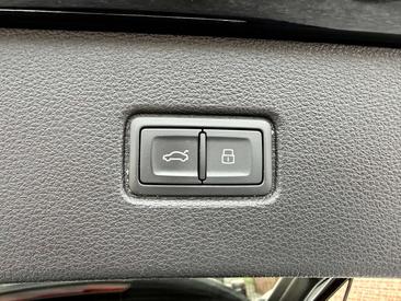 Audi Q7 S Line 55 TFSI E — photo 45