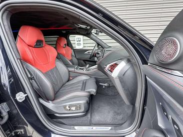 BMW XM — photo 7